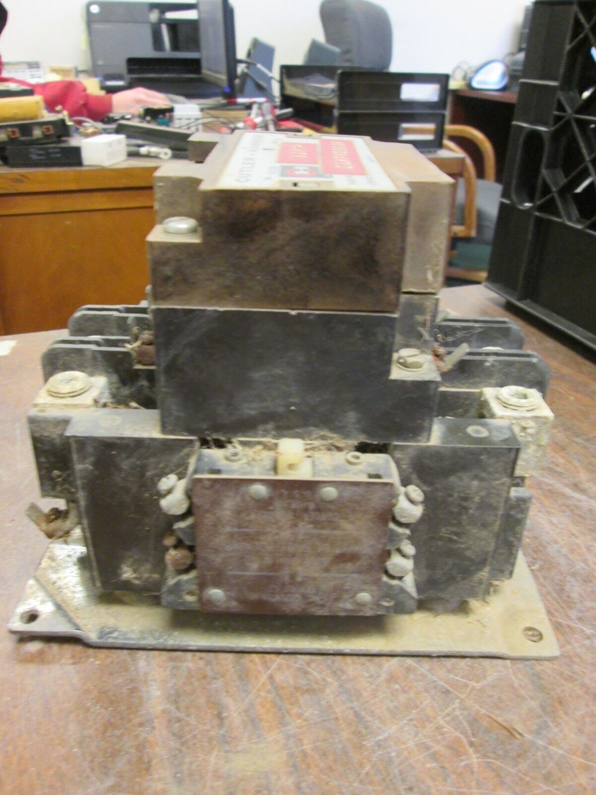 Cutler-Hammer Contactor C832JN6 120V Coil Used