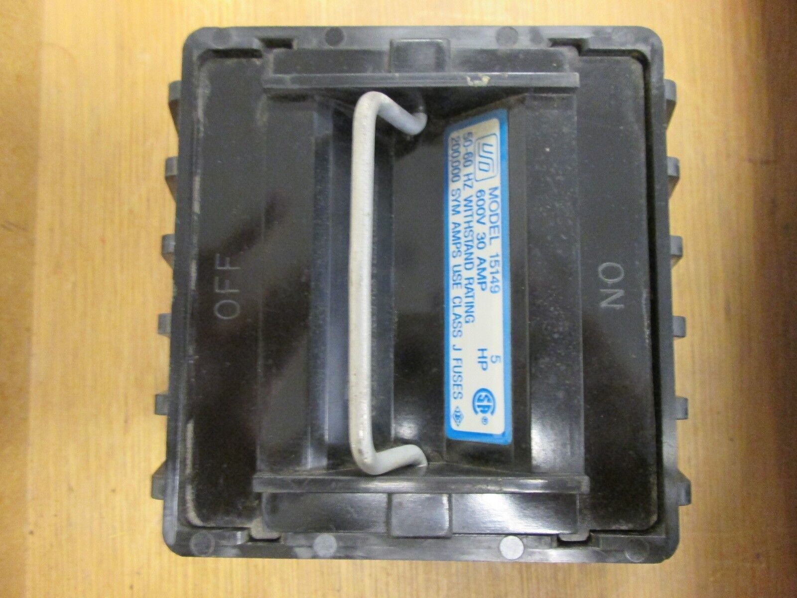 USD / Bussmann Fuse Pullout Block 15149 30A 600V 3P Used