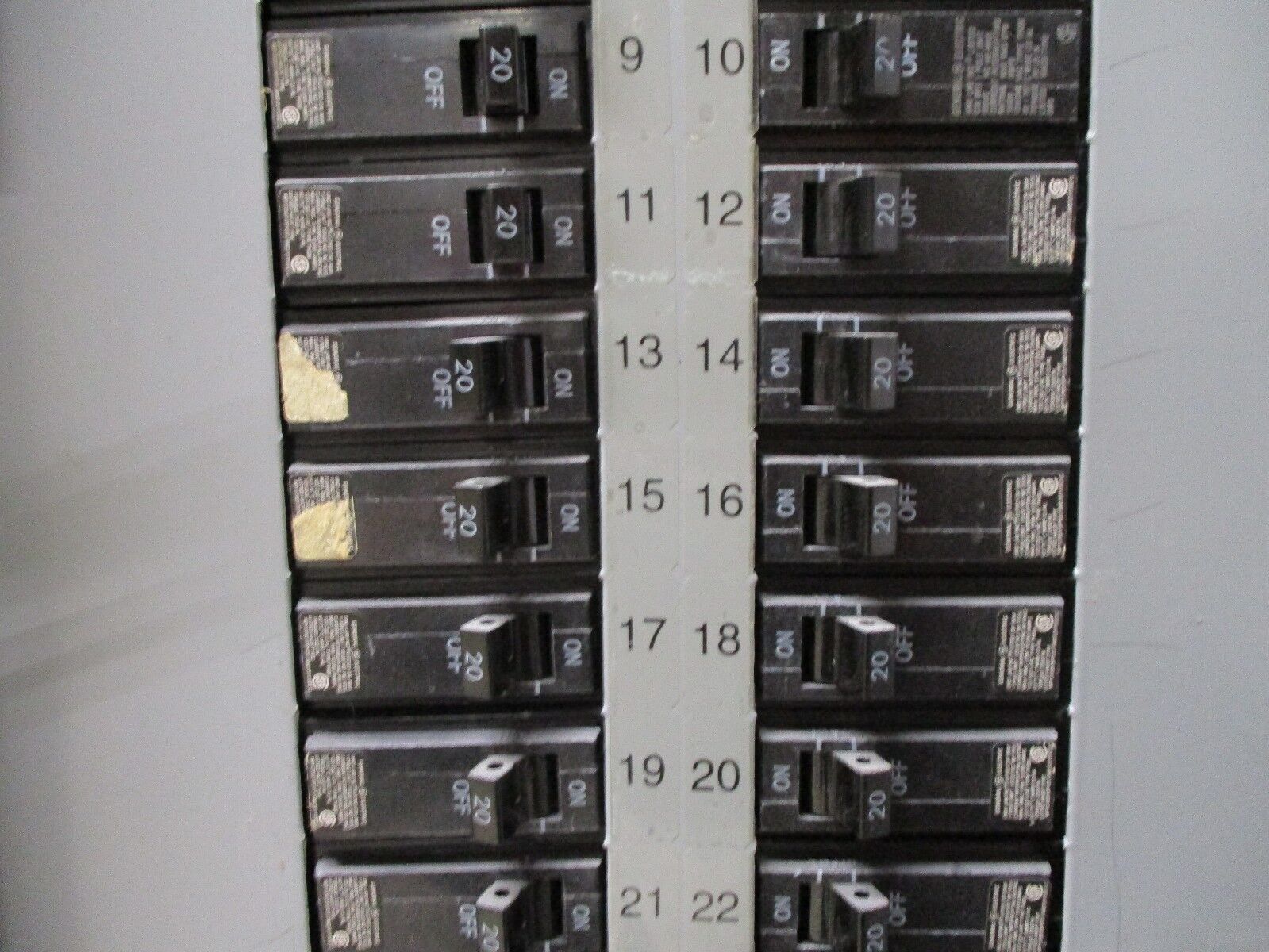 GE Main Breaker AQF3421ABXAXT1B4 42-slot 208Y/120V 100A Main Breaker Used