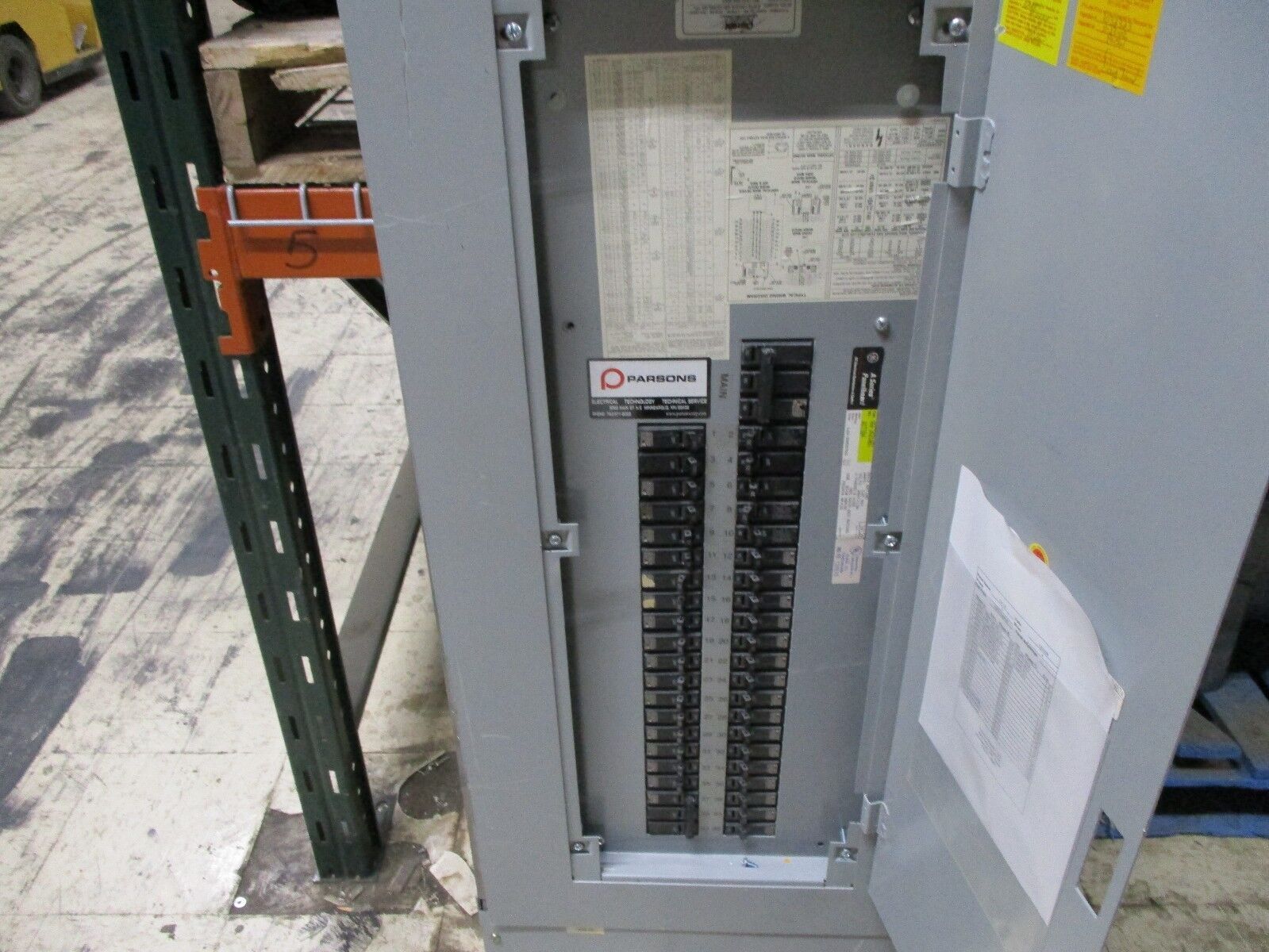 GE Main Breaker AQF3421ABXAXT1B4 42-slot 208Y/120V 100A Main Breaker Used