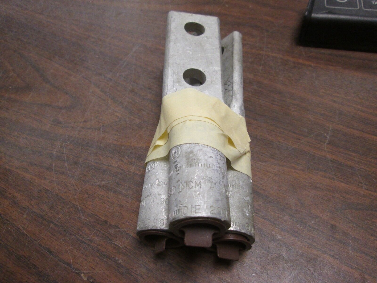 Burndy Hylug Crimp Lug YA31A3 350AL 2-Hole 1/2" *Lot of 3* New Surplus