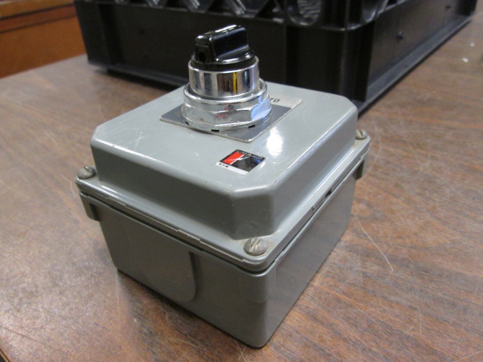 Cutler-Hammer Enclosure w/ Selector Switch 10250T E34 Used