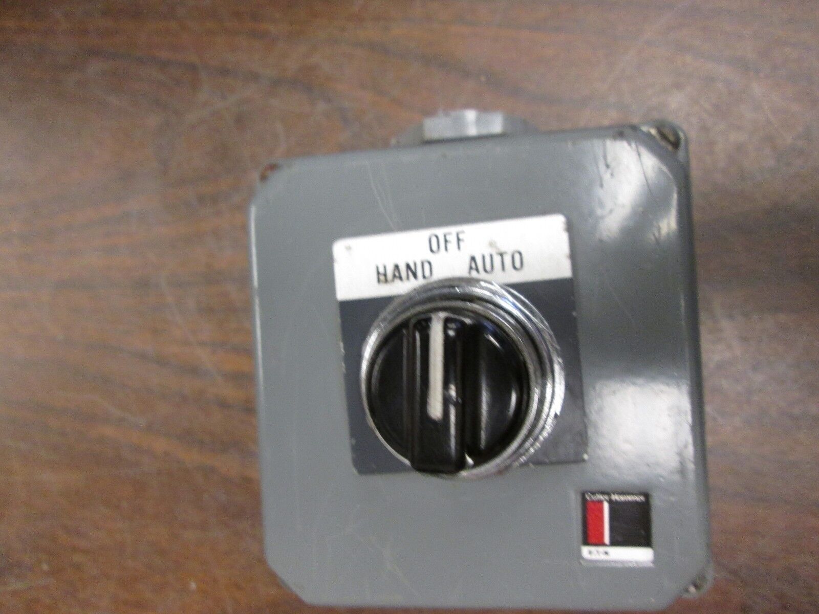 Cutler-Hammer Enclosure w/ Selector Switch 10250T E34 Used