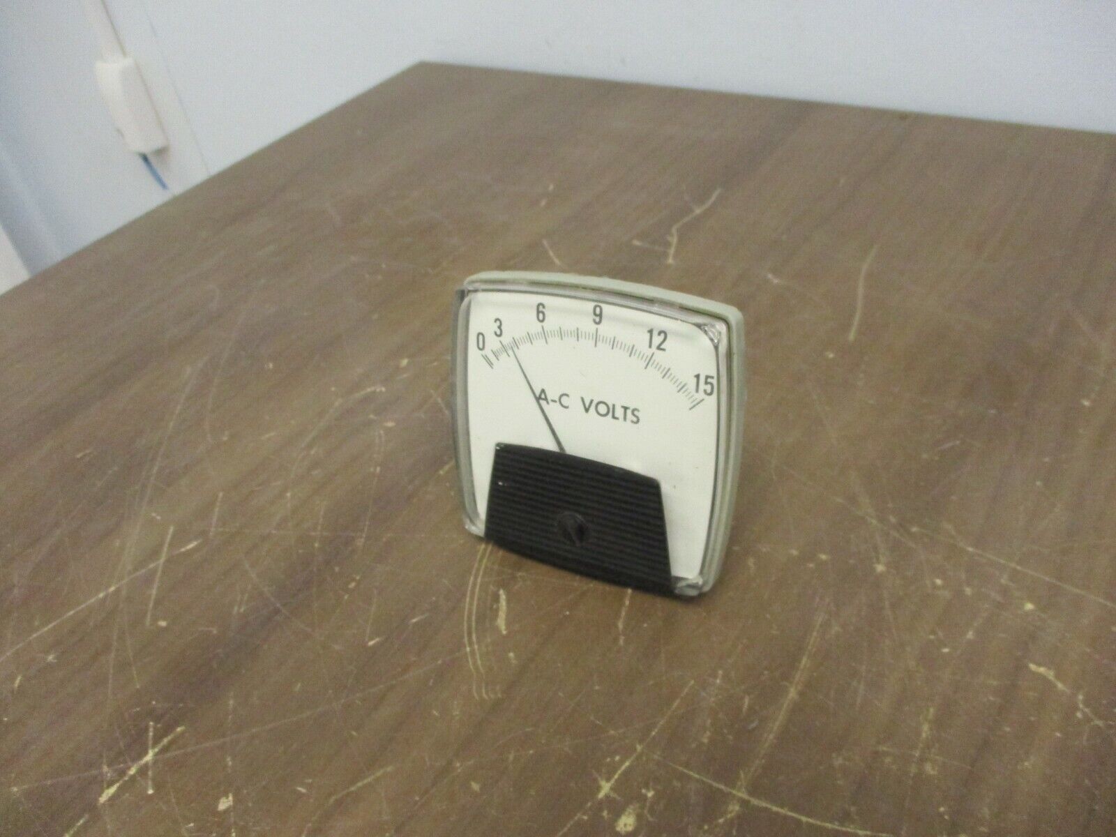 YEW AC Voltmeter Range: 0-15V Used
