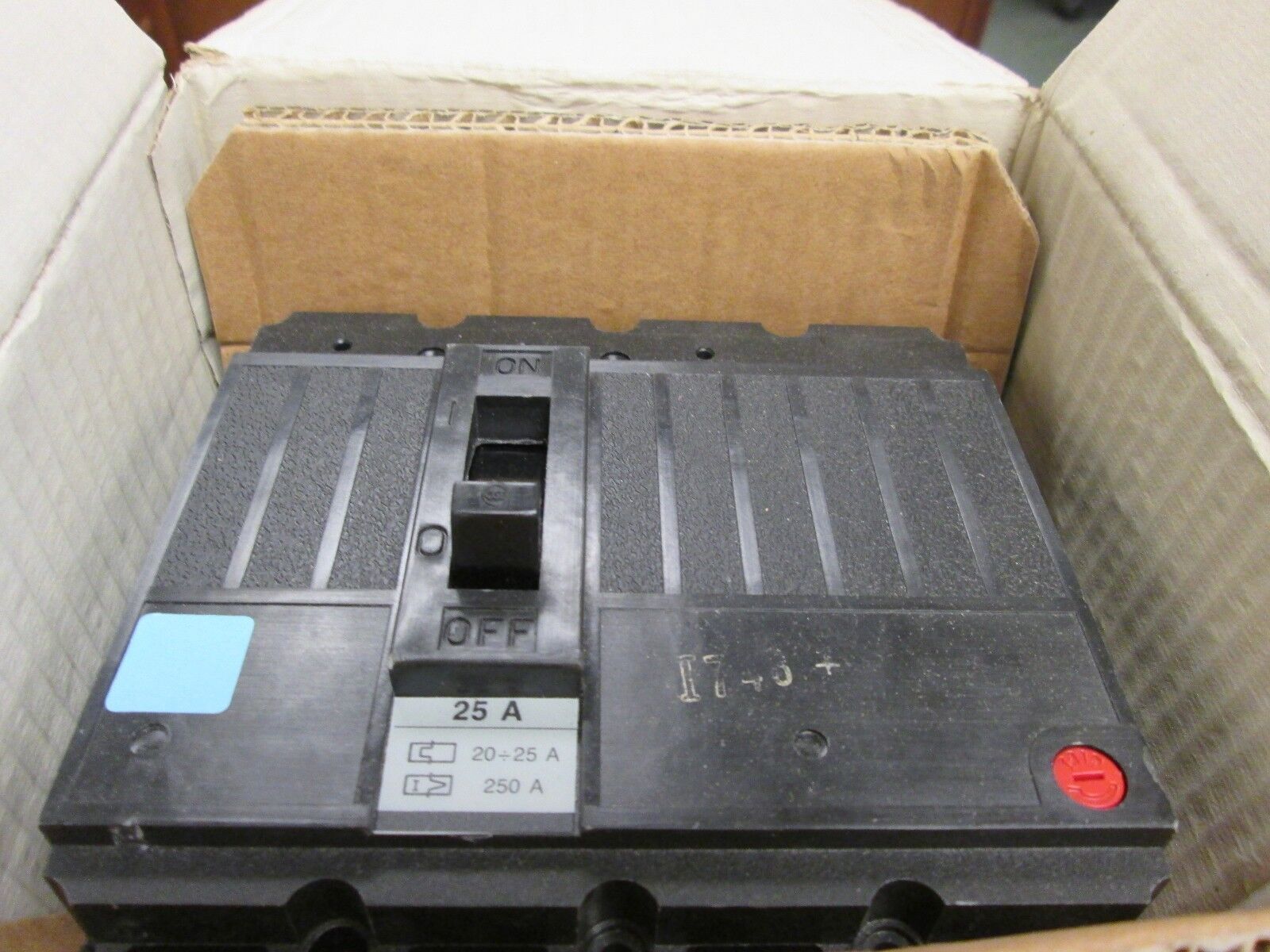 GE Circuit Breaker TEDH6A025 25A 3P New Surplus