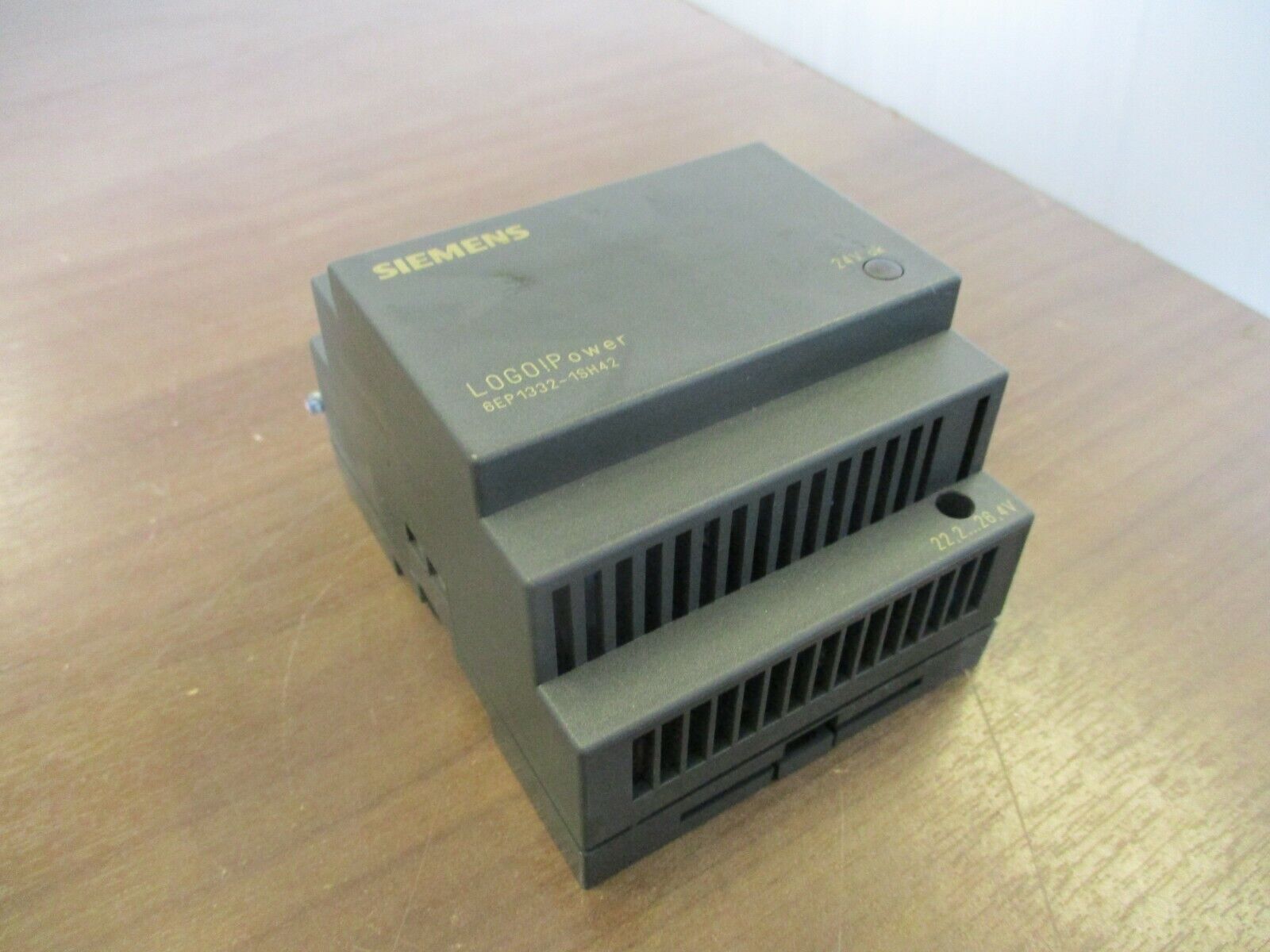 Siemens LOGO!Power 6EP1332-1SH42 In: 100-240VAC Out: 24VDC 2.5A Used