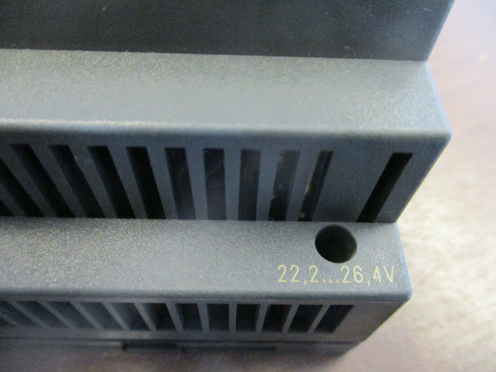 Siemens LOGO!Power 6EP1332-1SH42 In: 100-240VAC Out: 24VDC 2.5A Used