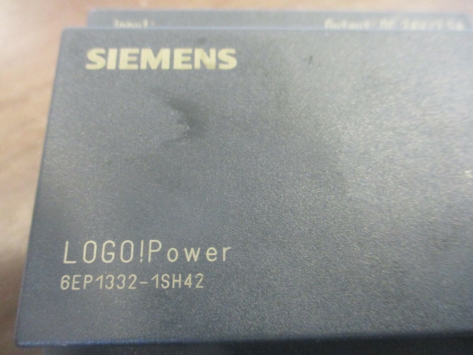 Siemens LOGO!Power 6EP1332-1SH42 In: 100-240VAC Out: 24VDC 2.5A Used