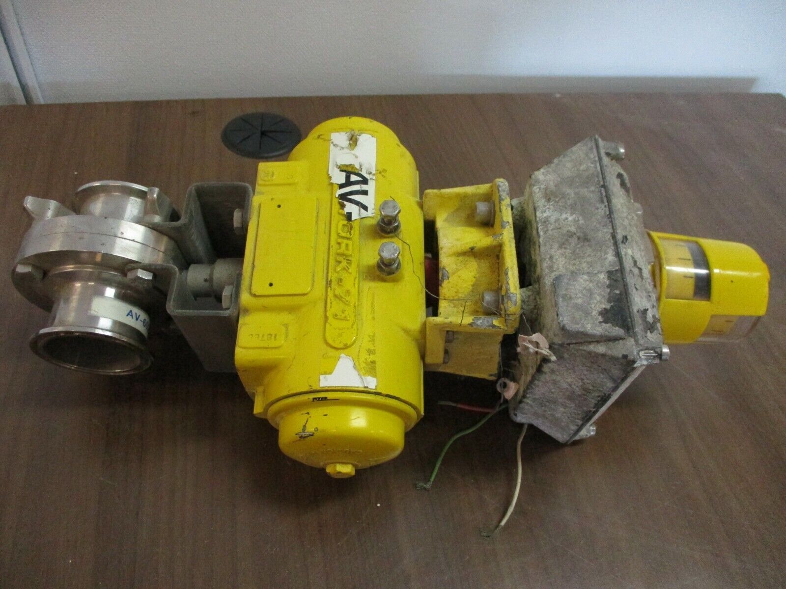 Hytork, Actuated Valve w/ positioner, part #: 71, 150psi, used