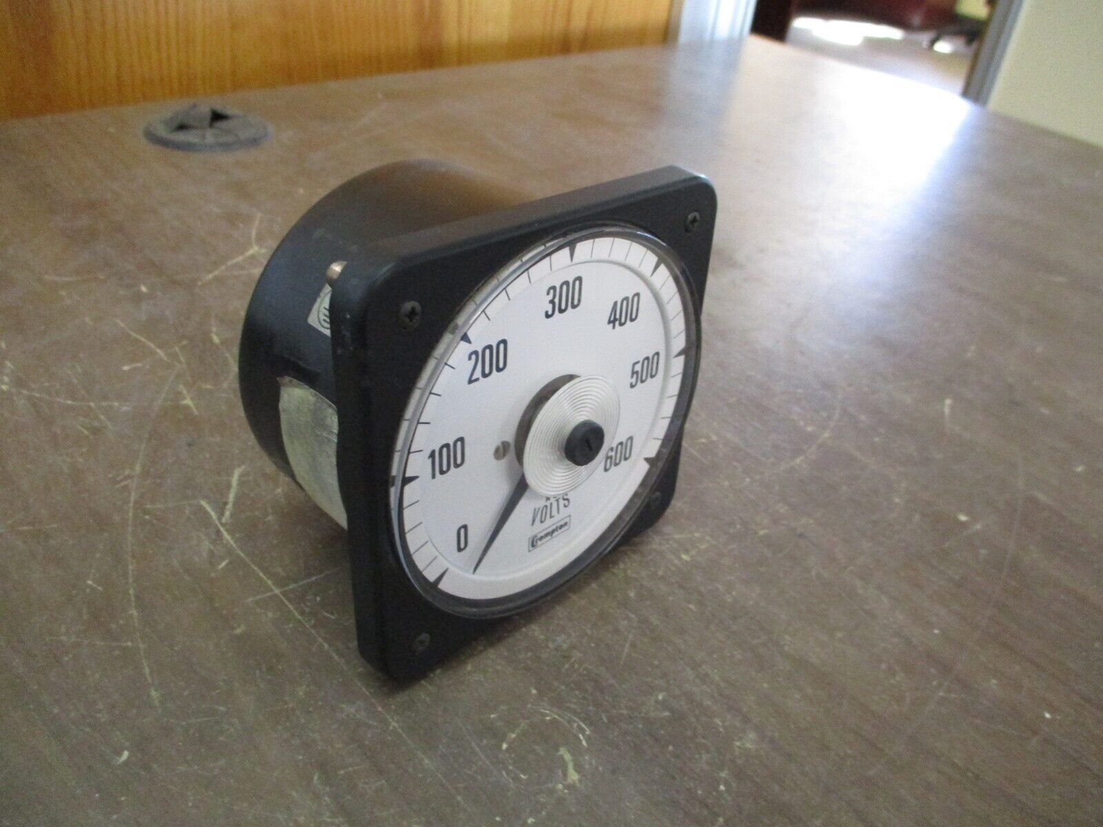 Crompton AC Voltmeter 077-05GA-PZW4-C6 Range: 0-600V Used