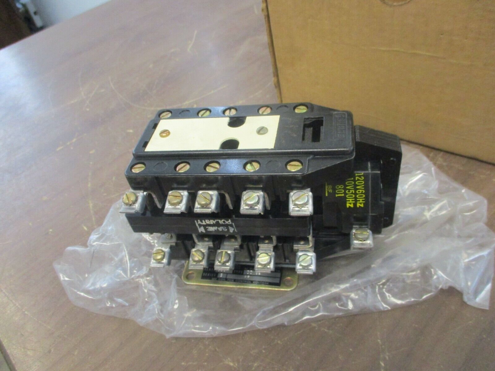 Square D AC Control Relay 8501 D0-82 Ser. B 120V Coil New Surplus