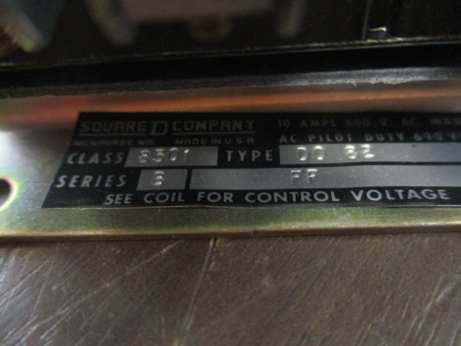 Square D AC Control Relay 8501 D0-82 Ser. B 120V Coil New Surplus