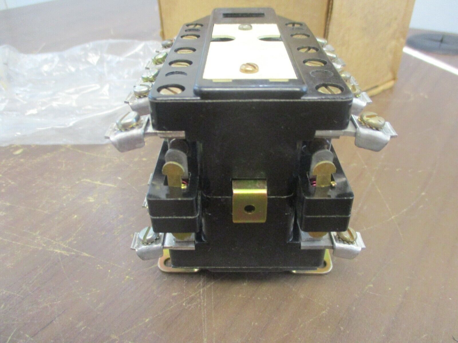 Square D AC Control Relay 8501 D0-82 Ser. B 120V Coil New Surplus
