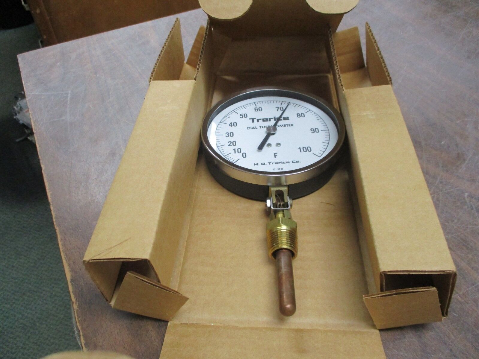 Treice Model V80445 Dial Thermometer B09070502000080 Range: 0-100°F New Surplus