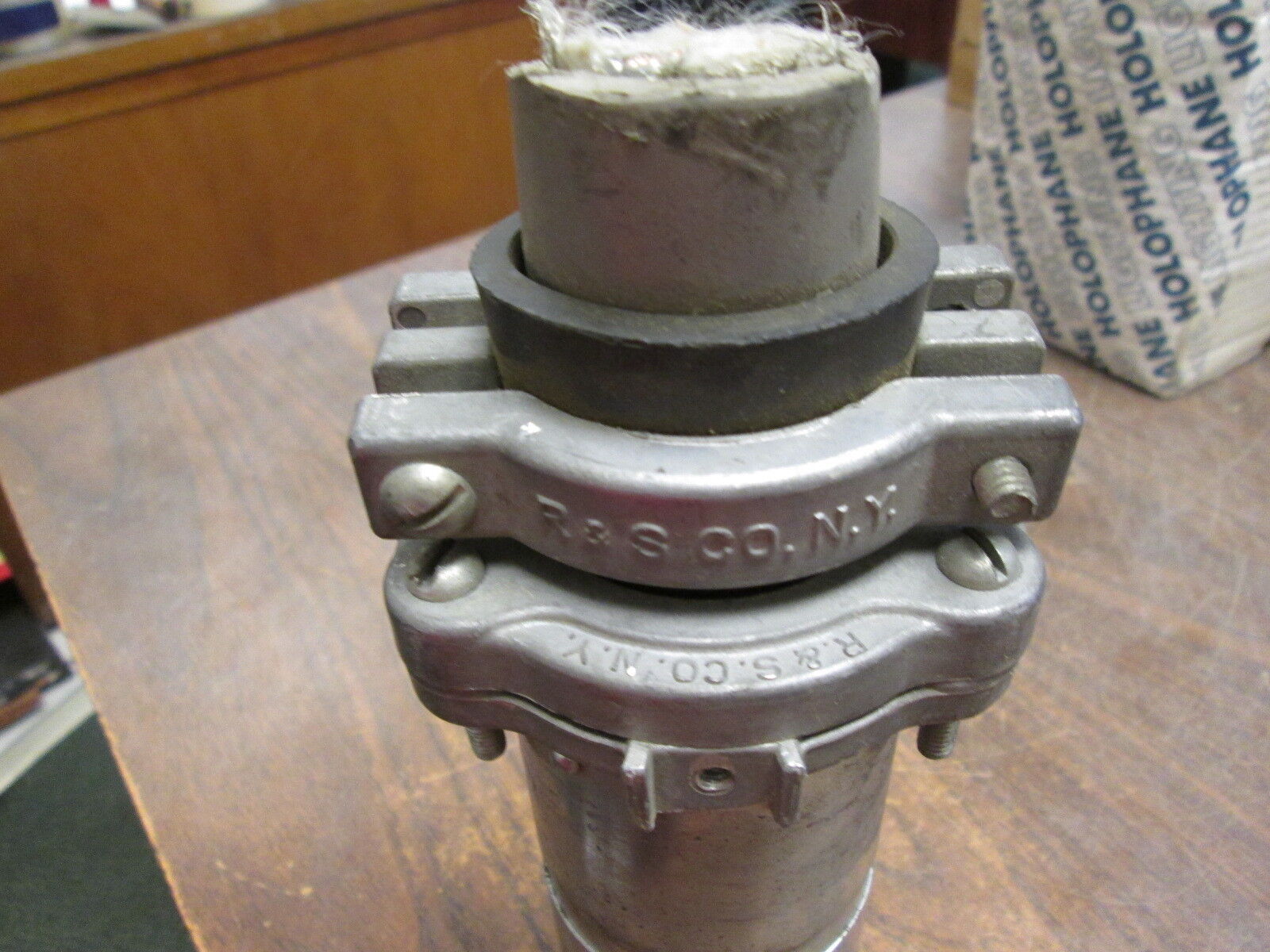 Russellstoll Plug 7338-72 100A 600V 3P 4W *Missing Bushing* Used