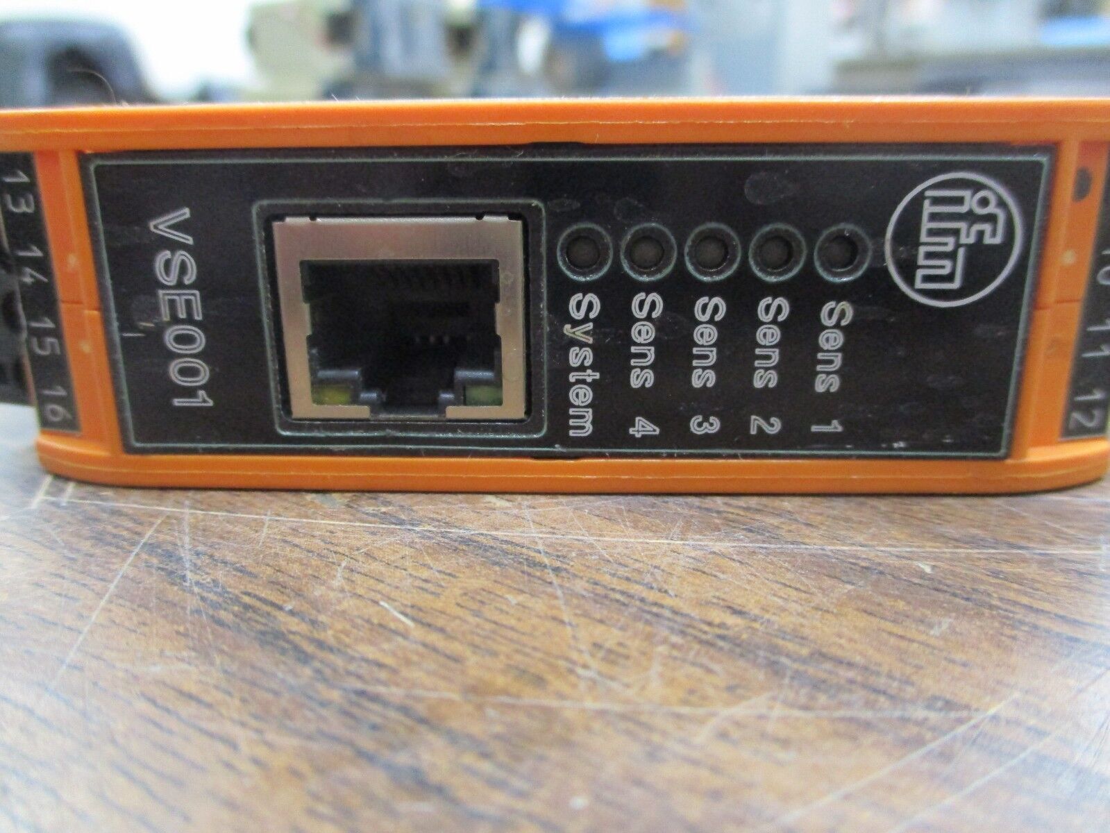 IFM Vibration Sensor Diagnostic Module VSE001 10-32VDC 4-20mA Used