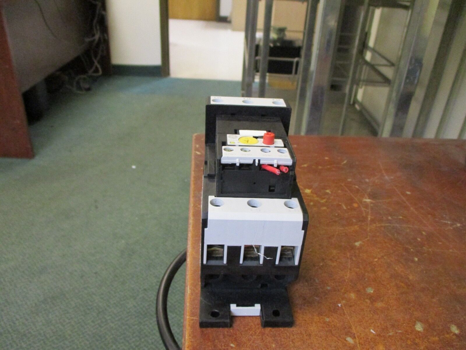 GE Solid State Overload w/ Base Adapter RT22E Trip: 30-43A Used