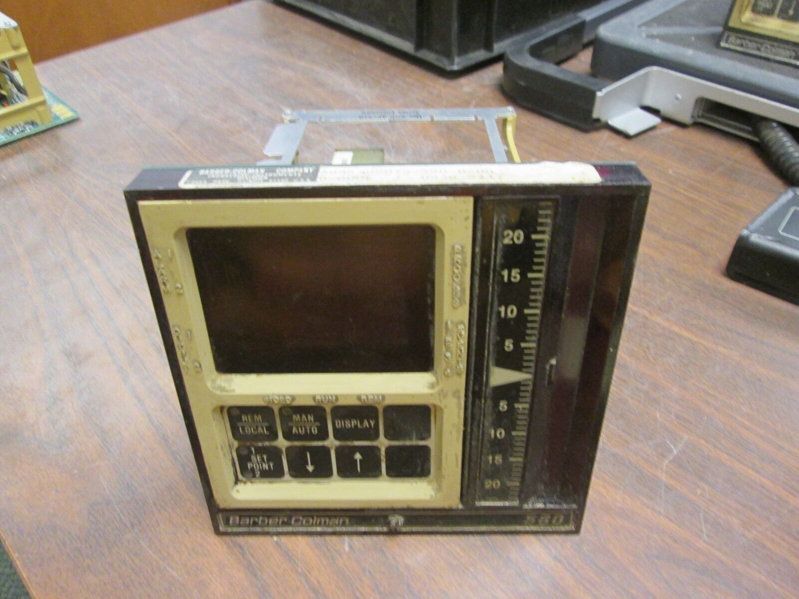 Barber-Colman Temperature Controller 5653-02015-320-0-00 Range:0-600°F Used