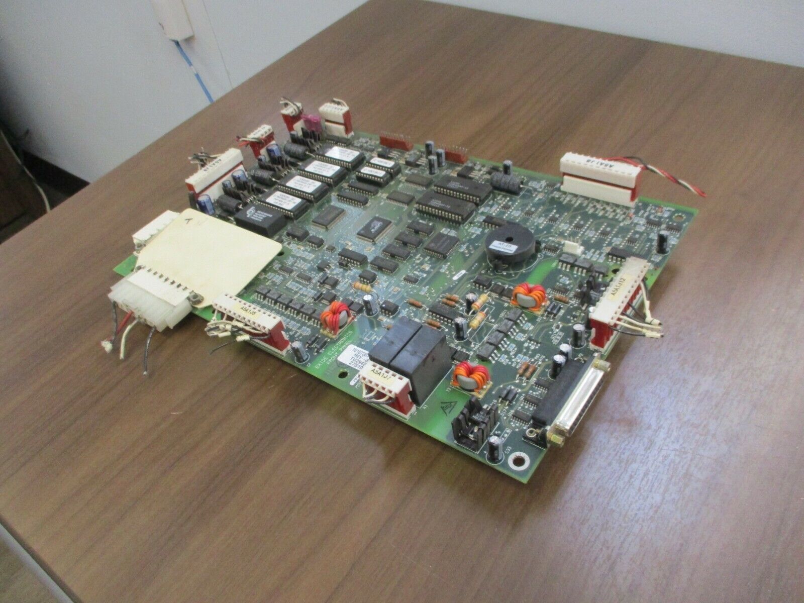 Eaton Monitor Panel Control Board 101073071-001 Rev. J01 Used