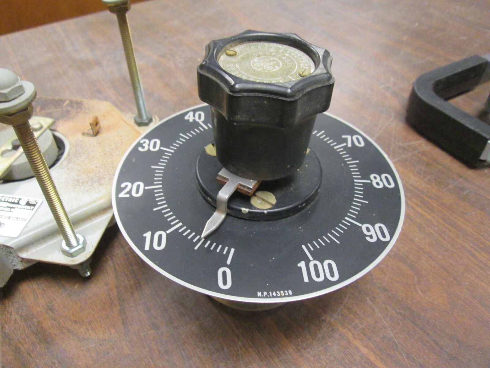 GE Rheostat IC8000EA101AA249 250V 74ohms Used