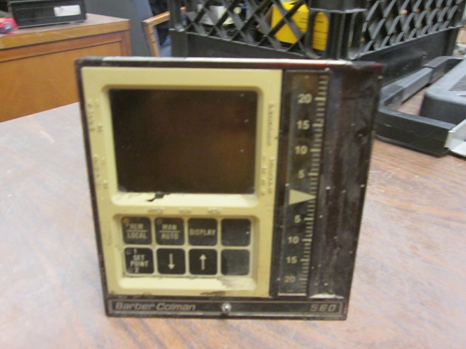Barber-Colman Temperature Controller 5653-02015-320-0-00 Range:0-600°F Used
