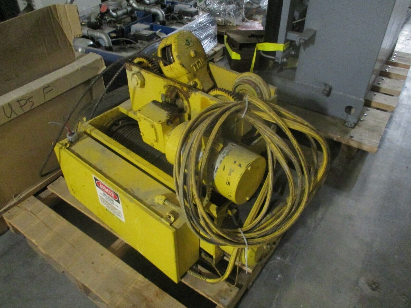 Detroit Hoist & Crane Co. 3-Ton Hoist 460V 4.8A 3Ph 60Hz Used