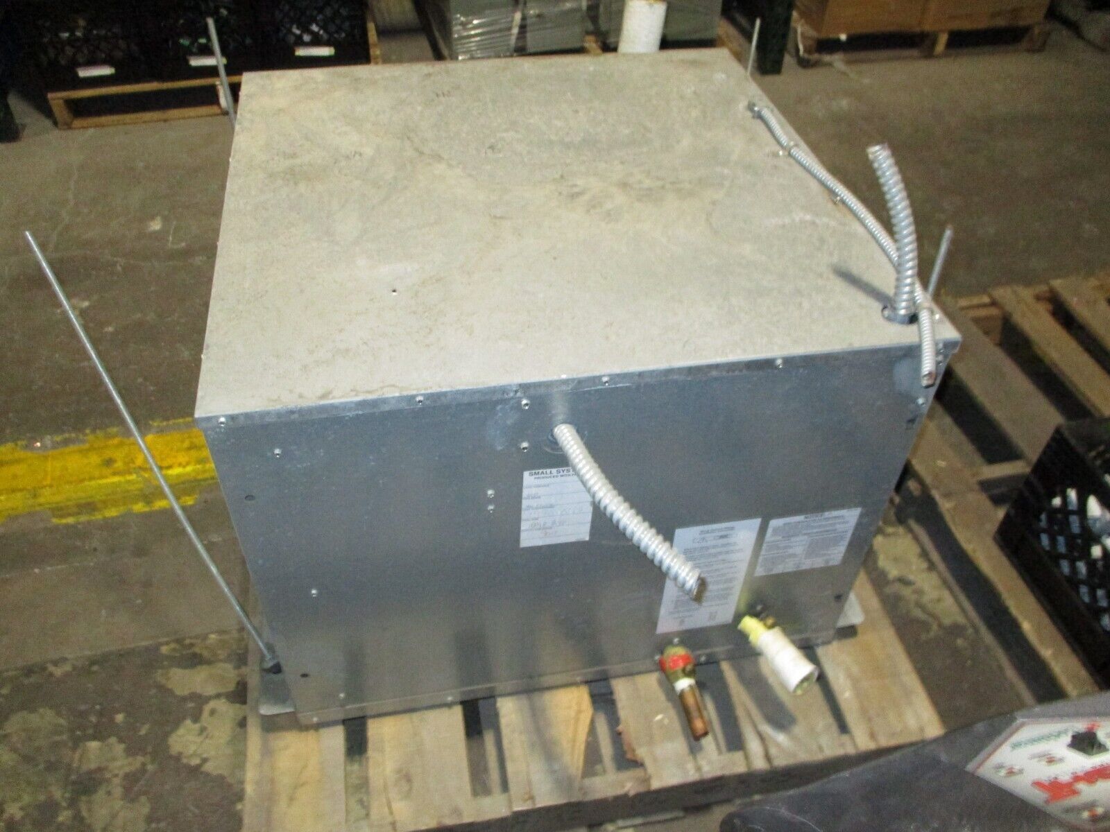 Liebert Mini-Mate Room Cooler MCD69W3AH7 460V 3Ph 60Hz Used