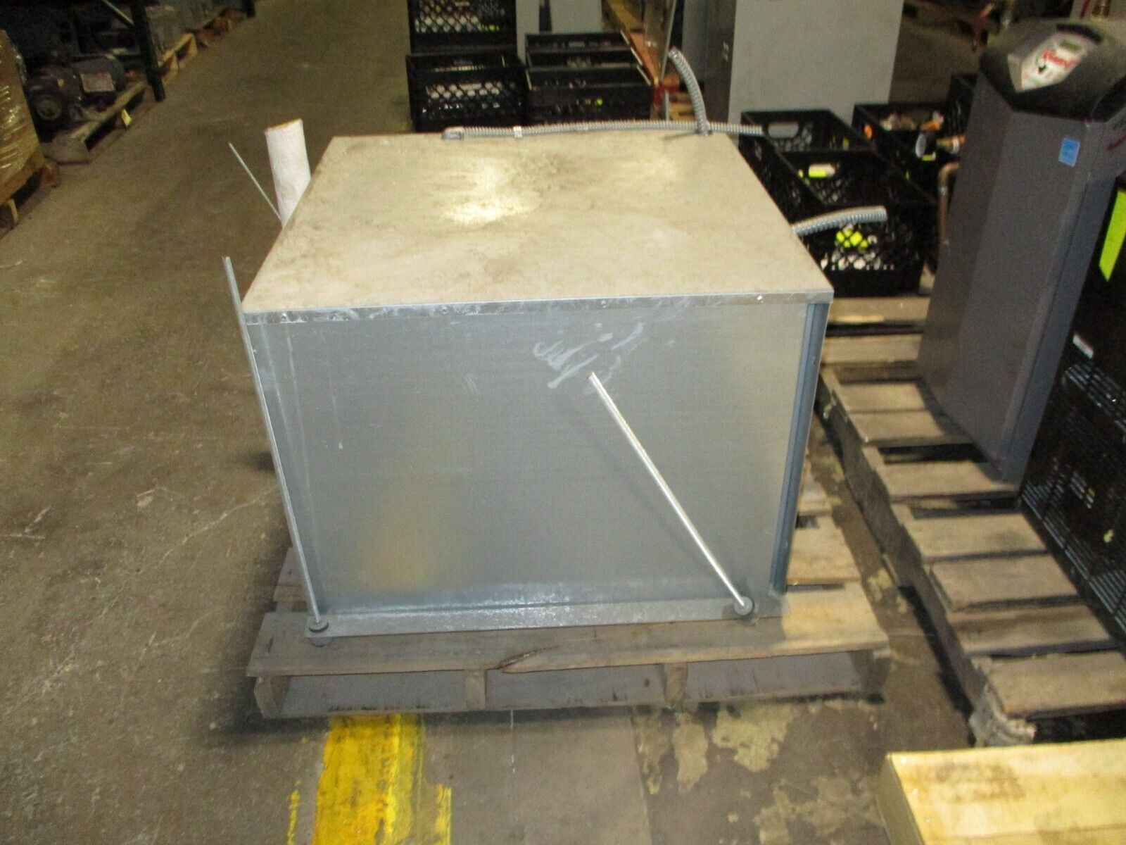 Liebert Mini-Mate Room Cooler MCD69W3AH7 460V 3Ph 60Hz Used