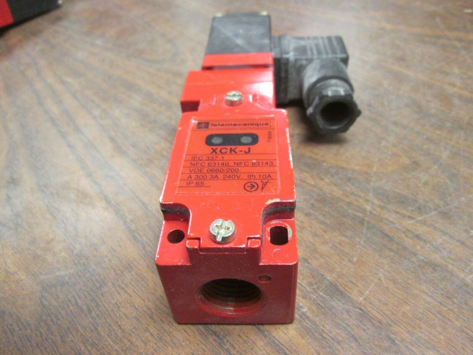 Telemecanique Limit Switch XCK-J, 240V 3A Used