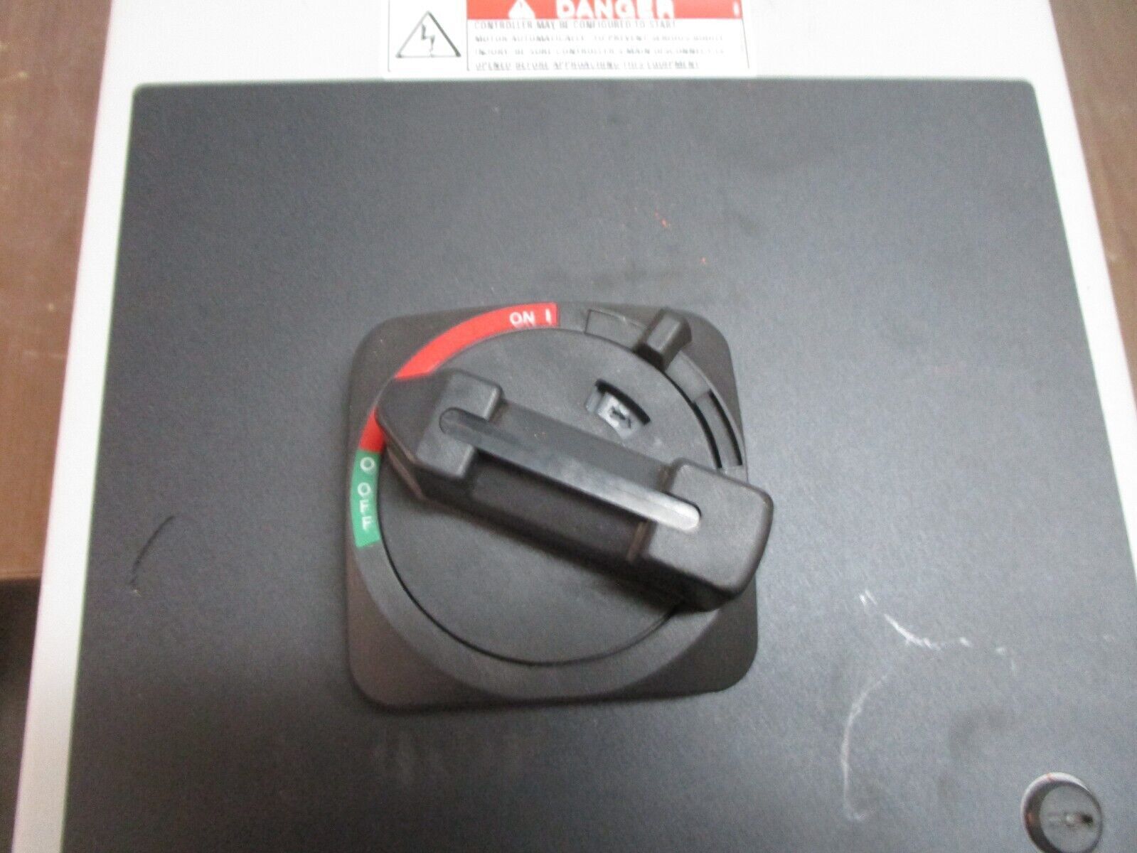 Rockwell Automation VTAC 9 AC Drive w/ Disconnect RX9VT401-022HTAN 15HP 3Ph Used