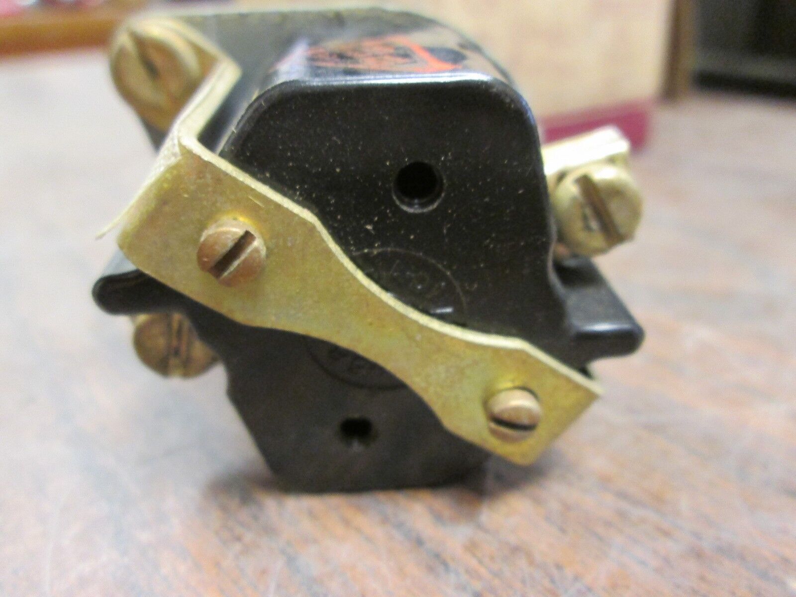 GE Oiltight Indicator Pilot Light CR2940U212A2 125V AC/DC New Surplus