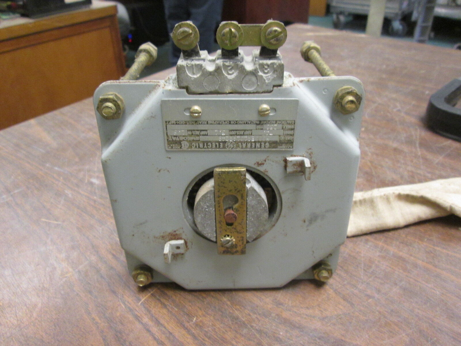 GE Rheostat IC8000EA101AA249 250V 74ohms Used