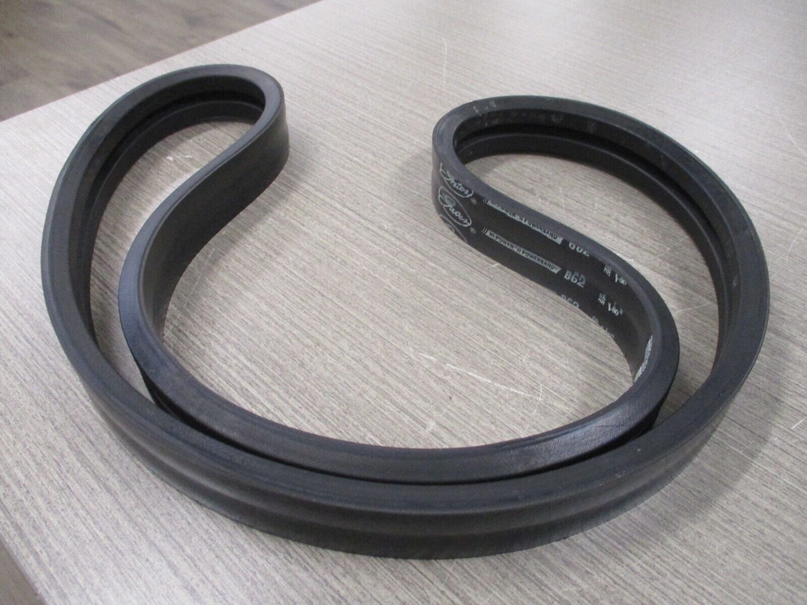 Gates 2/B62 Hi-Power II Powerband Belt 9093-2062 New Surplus