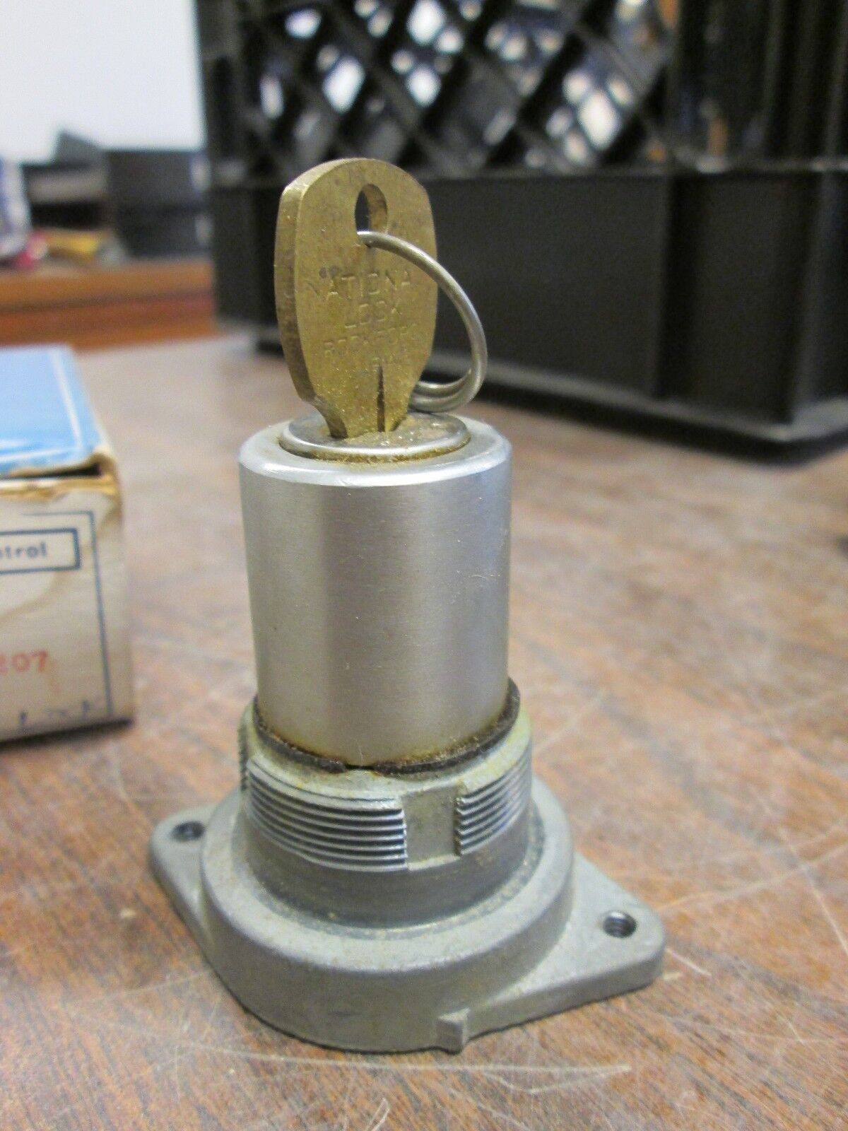 GE Oiltight Keyed Selector Switch CR2940UN400J207 w/ key New Surplus