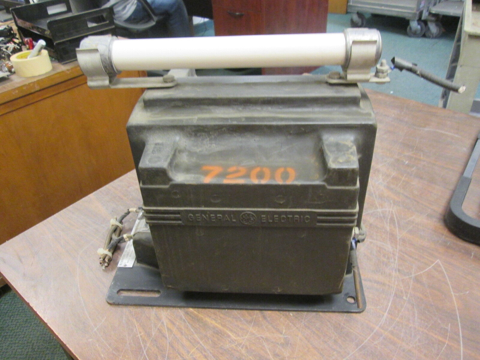 GE Type JVM-5 Voltage Transformer 670X6 Ratio 60:1 110KV BIL Pri:7200V 60Hz Used