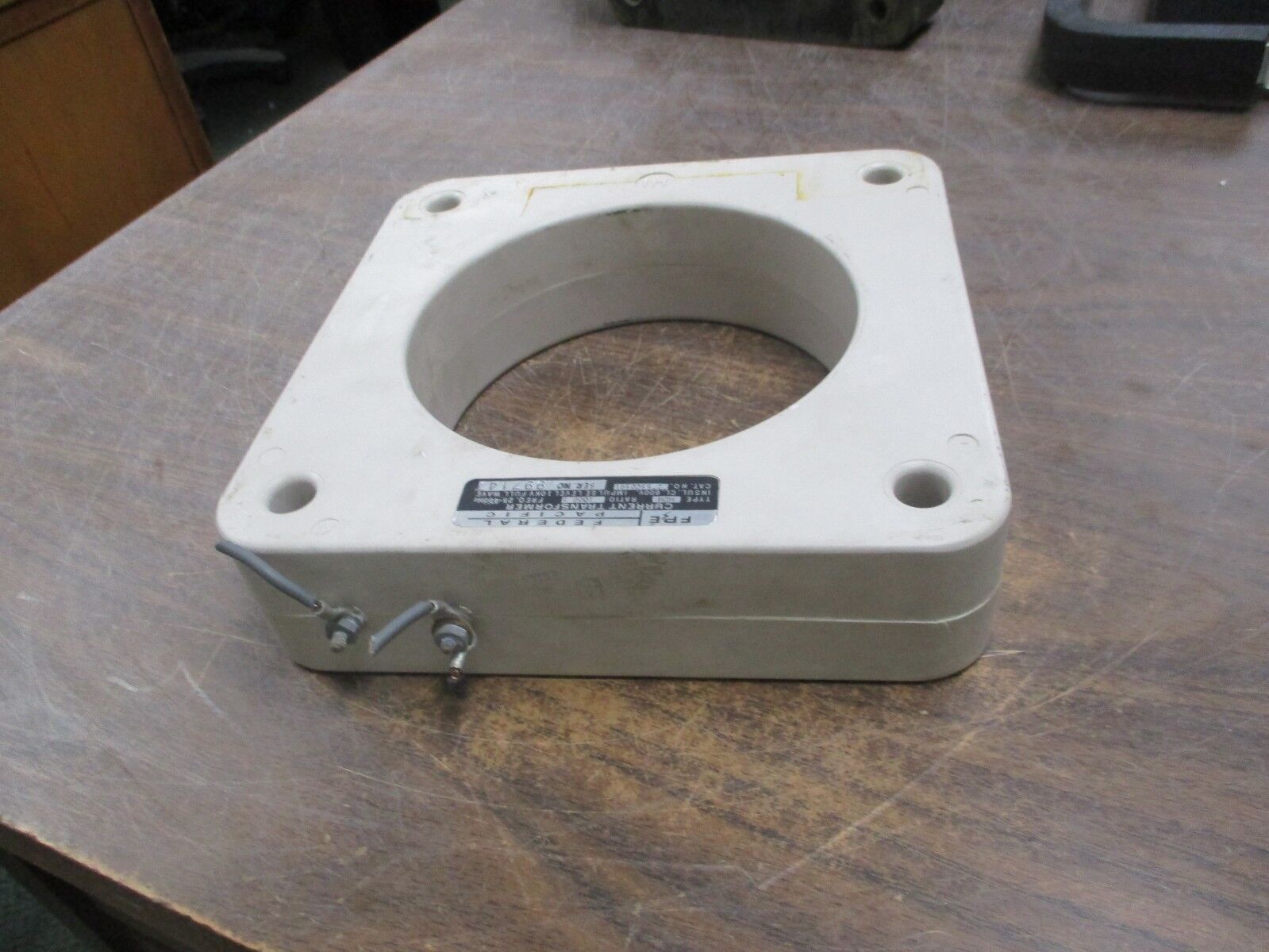 FPE Type HCM Current Transformer 2755C0S91 Ratio 1000:5A 25-400Hz 600V 10KV BIL