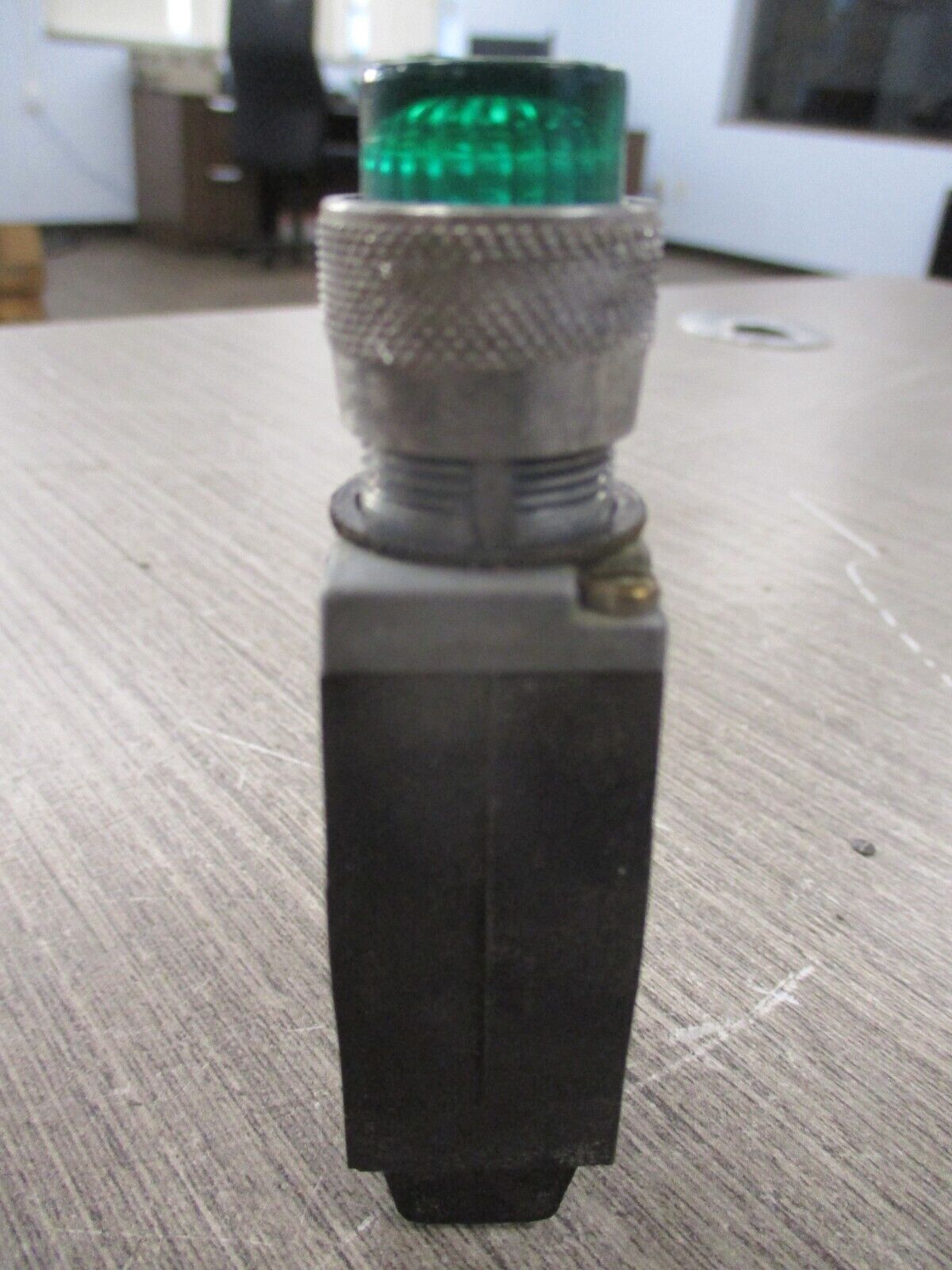 Westinghouse Indicator Light OTTFM Style: 1255C01G01 110/120V 50/60Hz Green Used