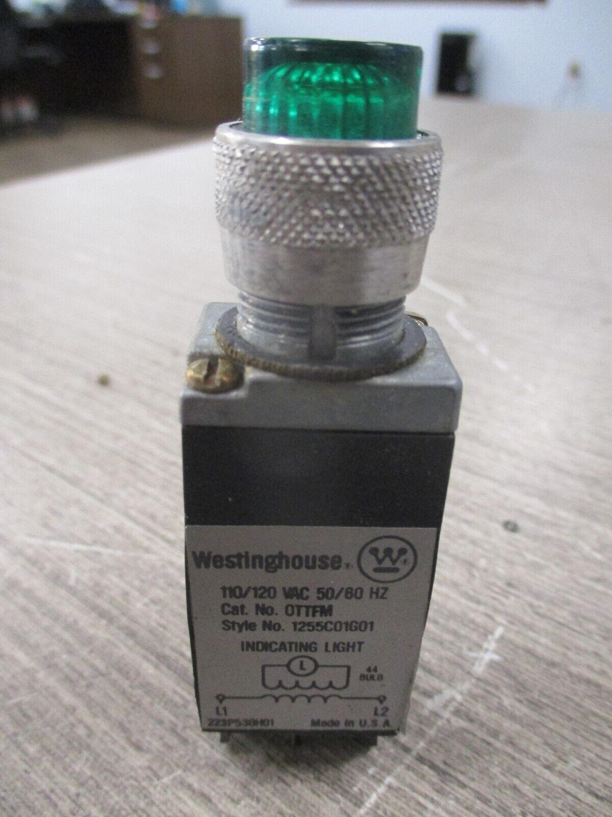 Westinghouse Indicator Light OTTFM Style: 1255C01G01 110/120V 50/60Hz Green Used