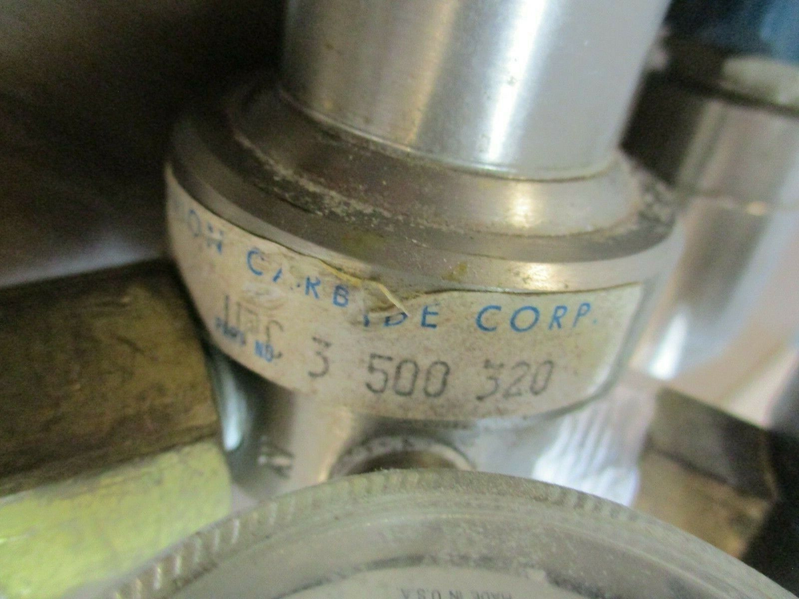 Union Carbide Gas Regulator UPC 3 500 320 *Chipped Valve* Used