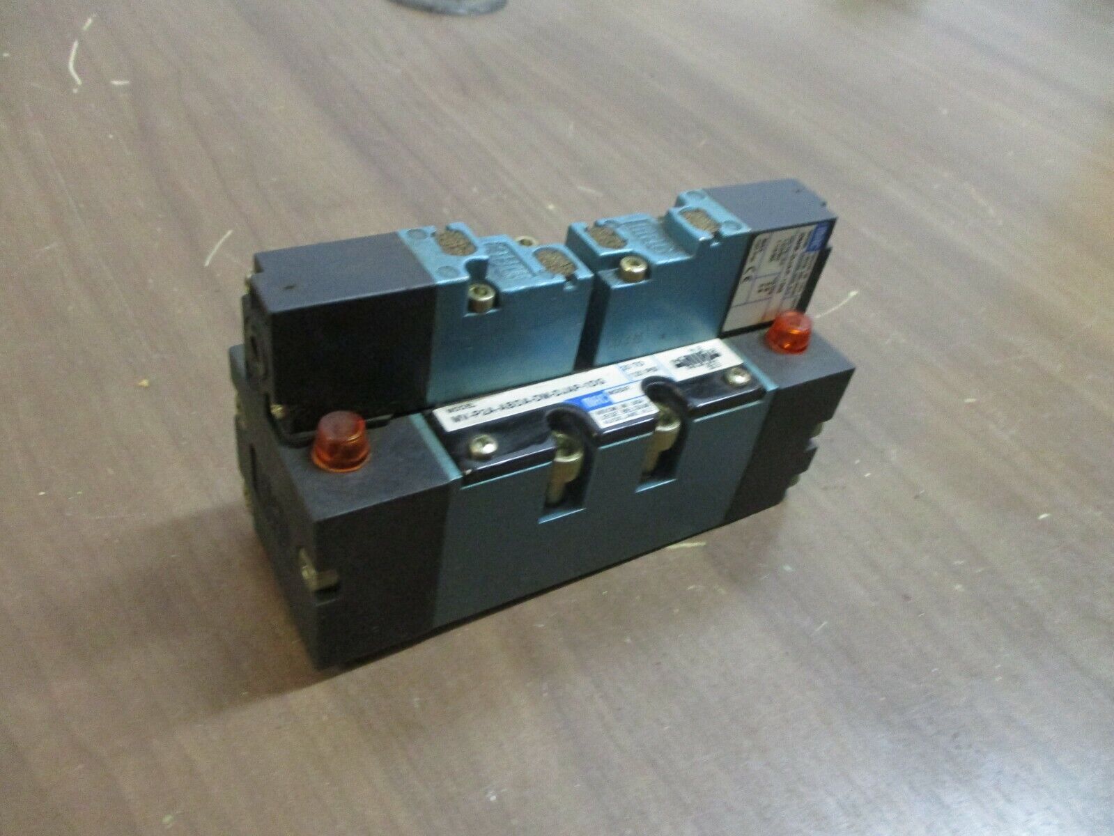 MAC Solenoid Valve MV-P2A-ABDA-DM-DJAP-1DG Used