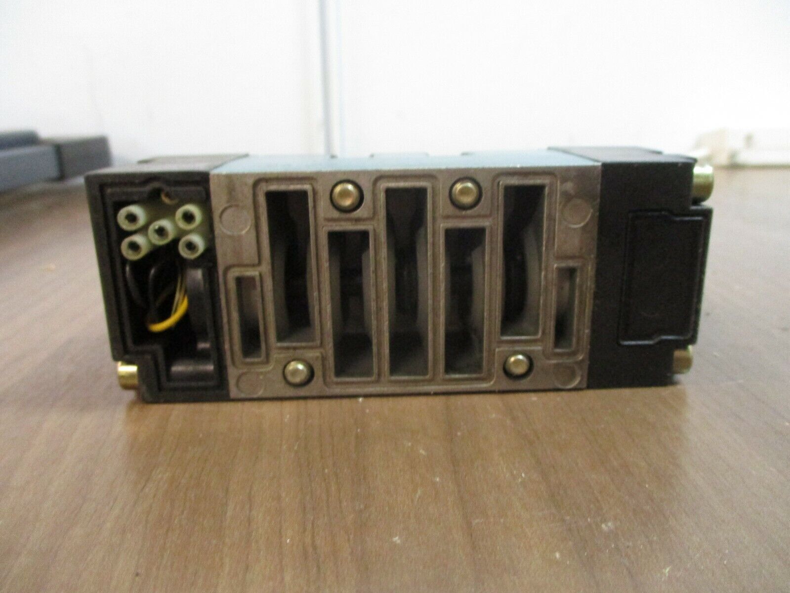 MAC Solenoid Valve MV-P2A-ABDA-DM-DJAP-1DG Used