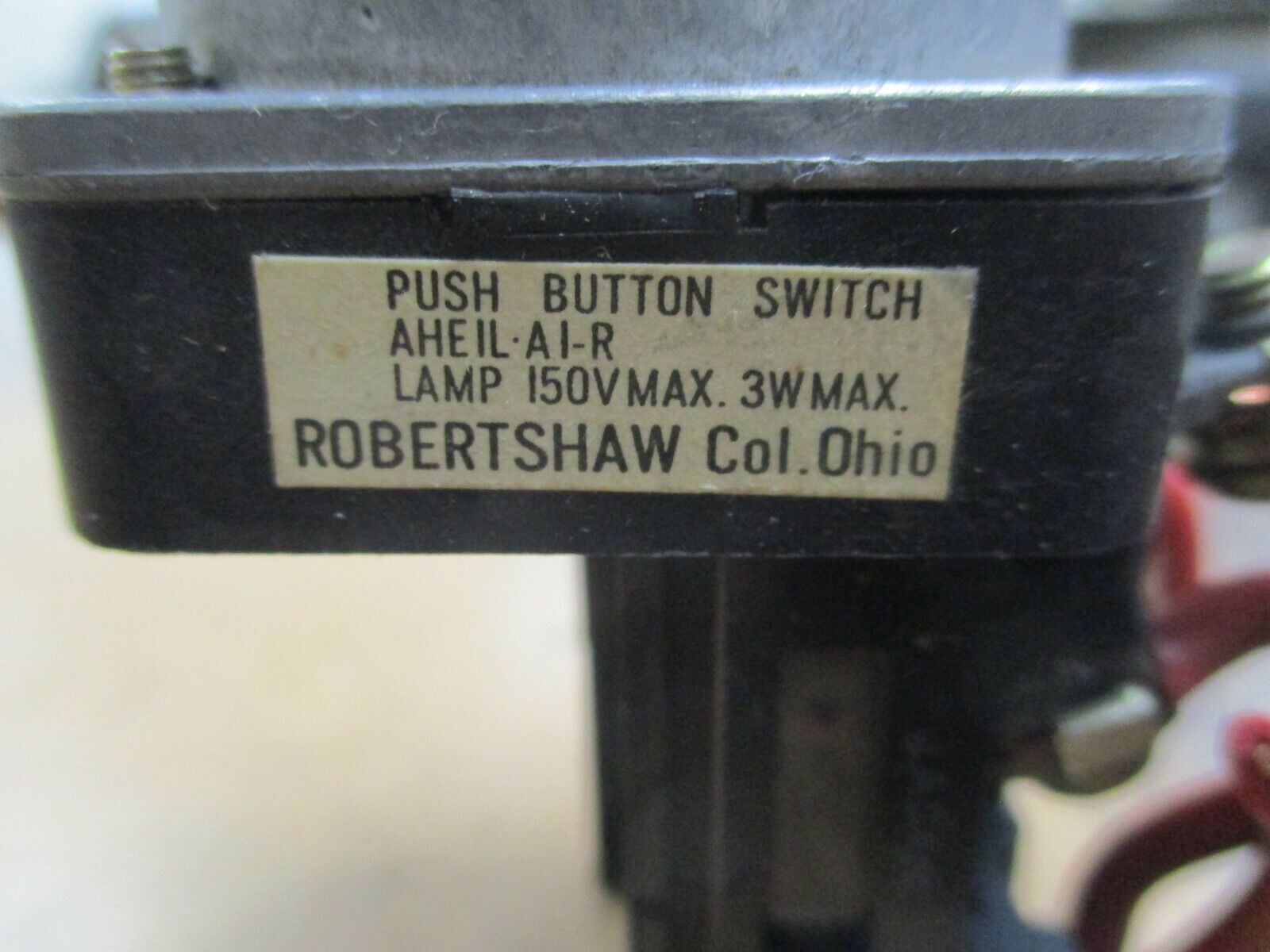Robertshaw Illuminated Push Button Switch AHEIL AI-R Green Lamp: 150V, 3W Used