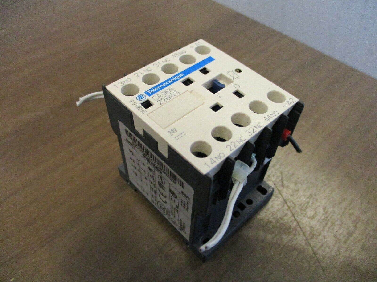 Telemcanique Contactor CA4KN 22BW3 24VDC Coil Used