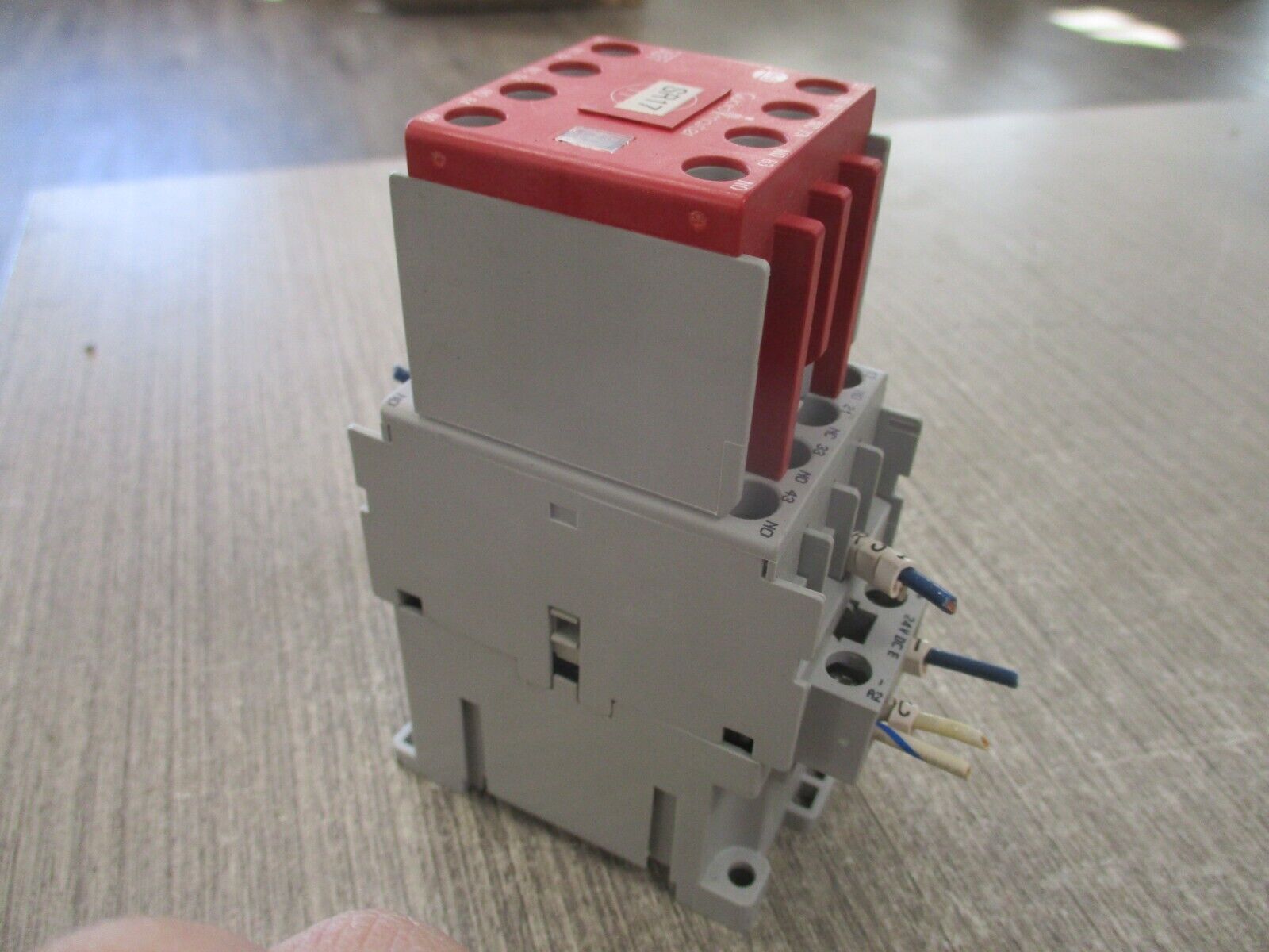 Allen-Bradley GuardMaster Safety Relay 700S-CF620EJC Ser. A 24VDC Coil 25A 600V