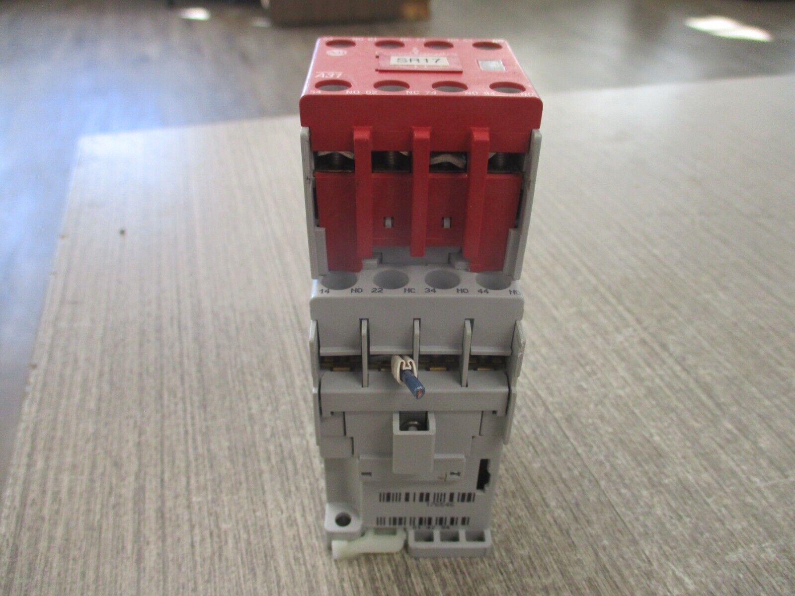 Allen-Bradley GuardMaster Safety Relay 700S-CF620EJC Ser. A 24VDC Coil 25A 600V