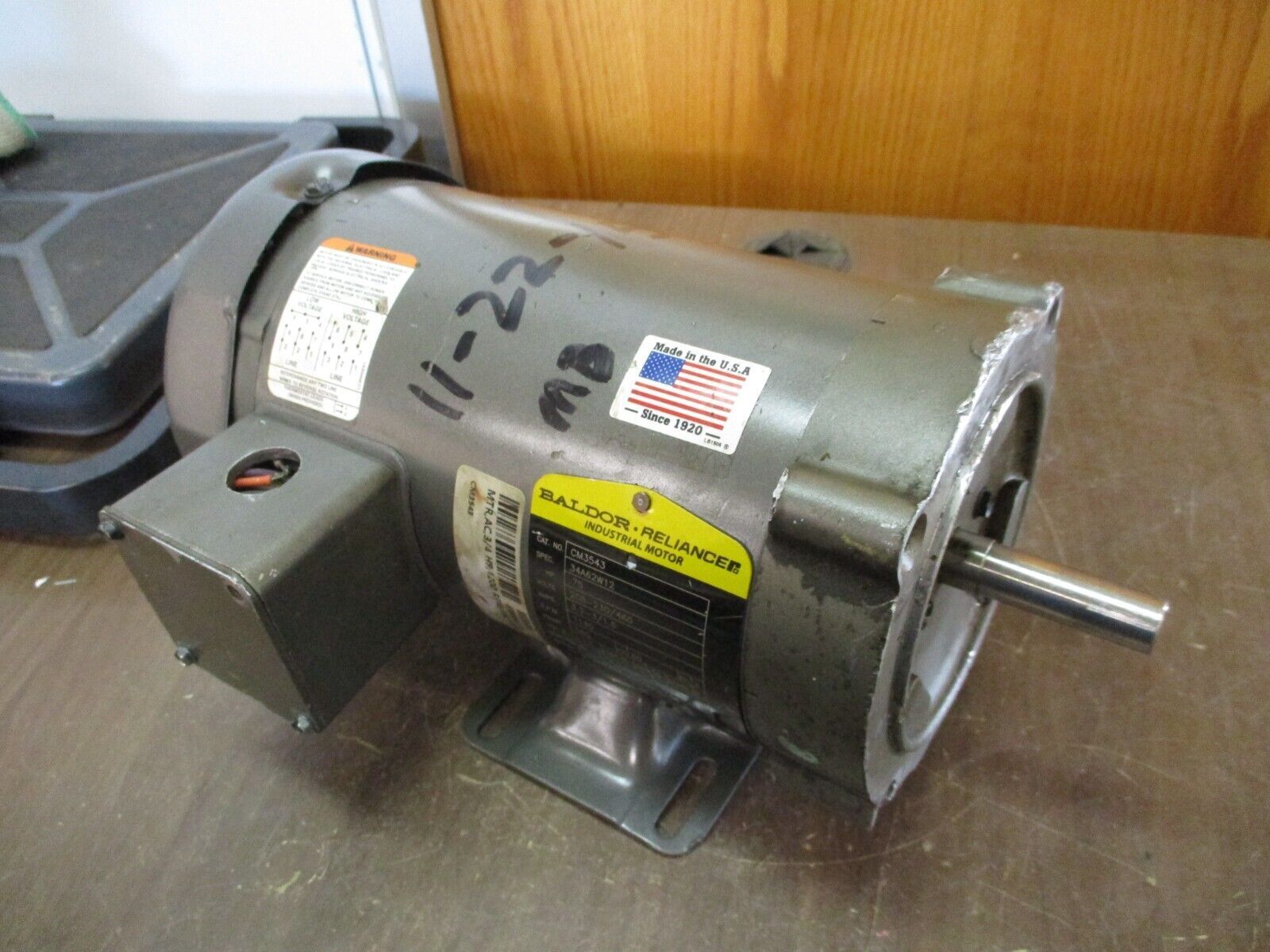 Baldor Motor CM3543 0.75HP 1200RPM 208-230/460V 3.3-3/1.5A 60Hz 3Ph *No Key*