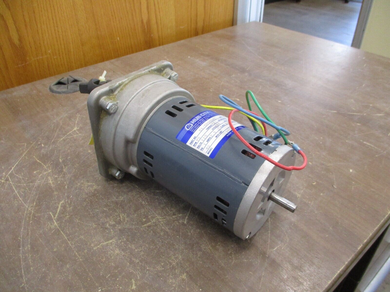 Hub City Model 2112 Gear Motor 51-5000041 115V 1Ph 60Hz 2.5A 95RPM Ratio 17.12