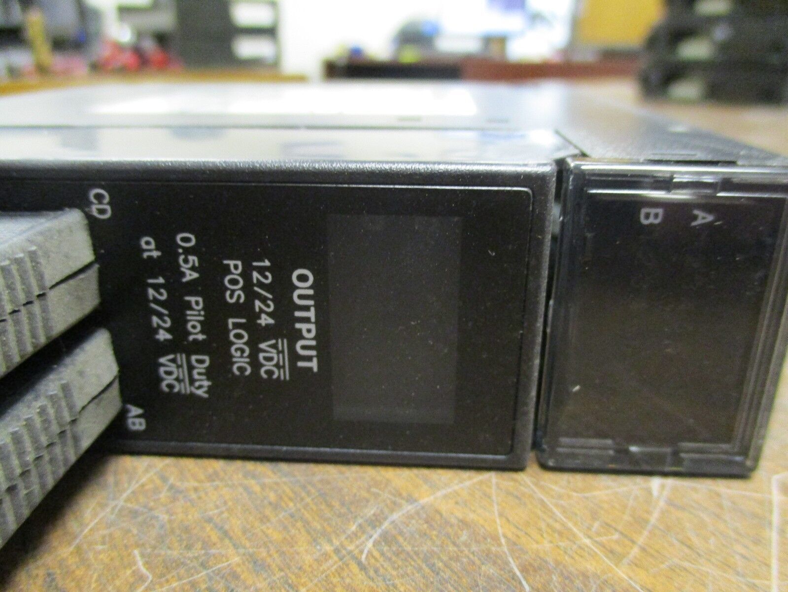 GE Fanuc Pos Output Module IC693MDL753F 12/24VDC 0.5A 32PT Used