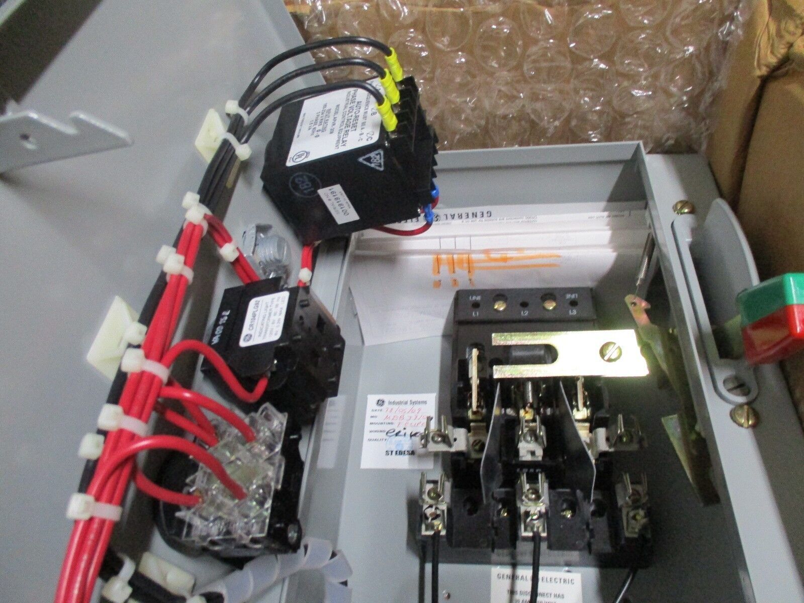 GE Combination CR308BT18HA1AEL1A Size 0 3P Type 1 Enclosure New Surplus