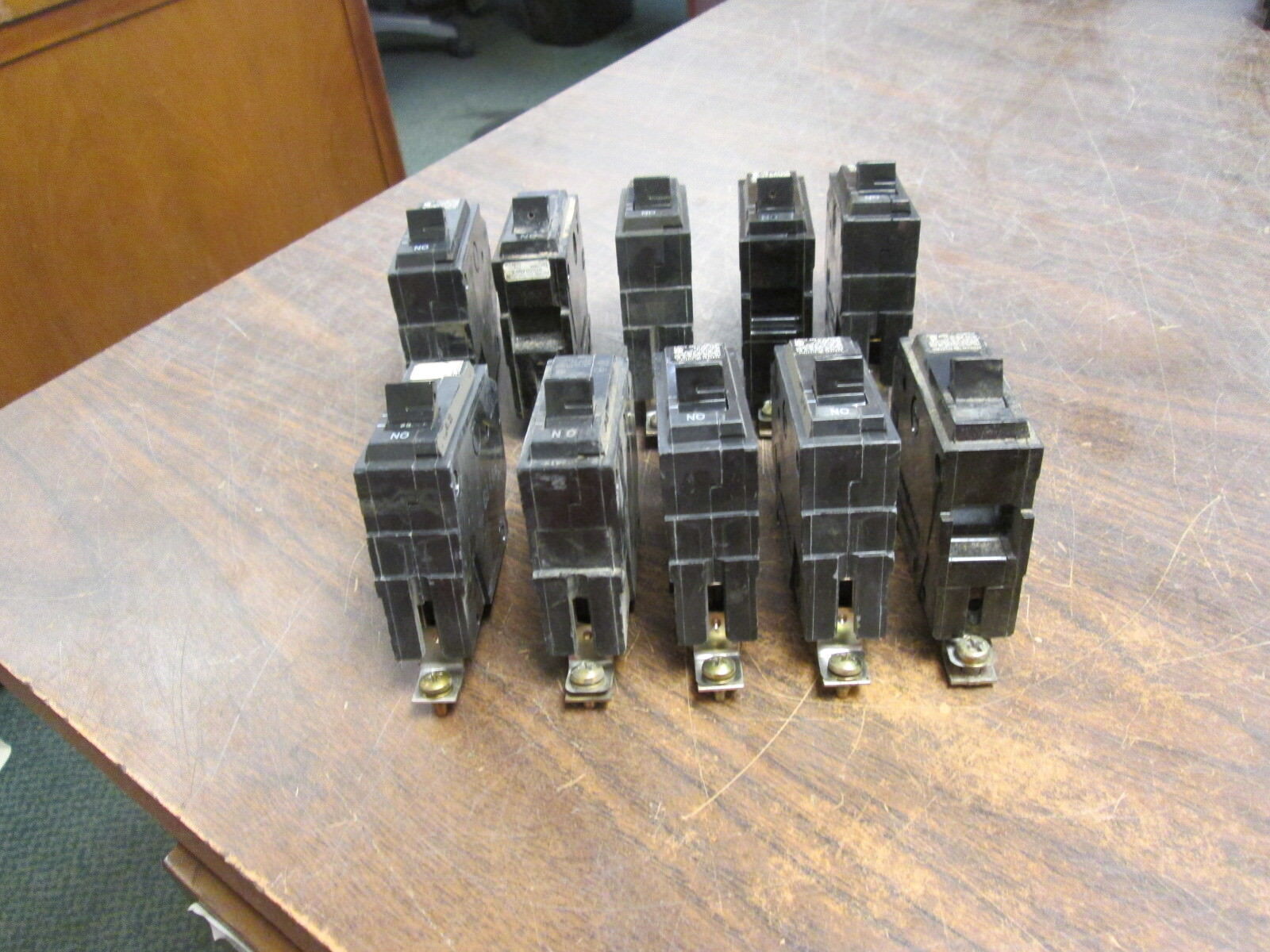 GE Circuit Breaker THQB1120 20A 120/240V 1P *Lot of 10* Used